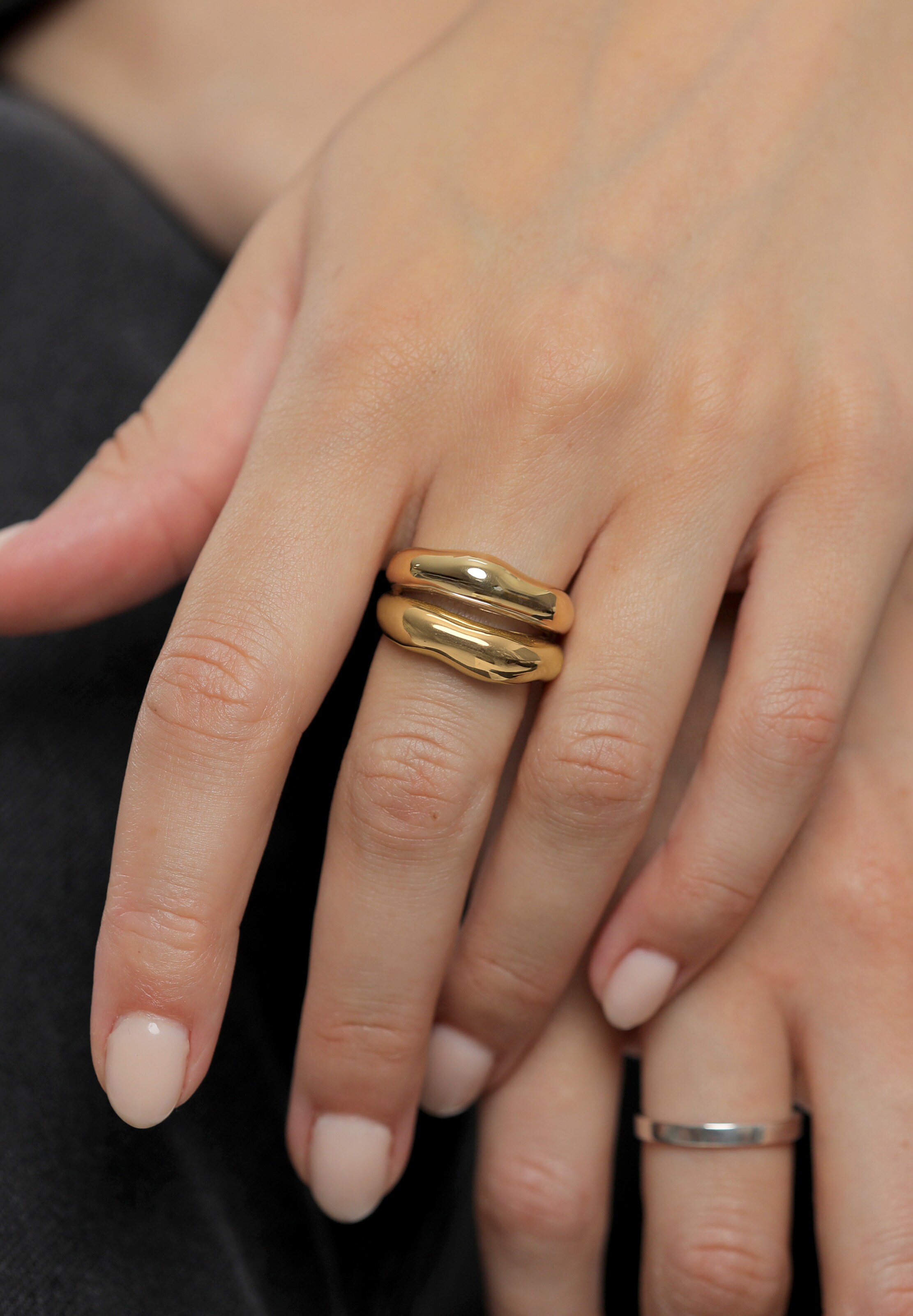 ELLI PREMIUM Ring 'Chunky Organic' in Gold: Vorderseite
