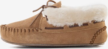 Minnetonka Mocassins 'Chrissy' in Bruin: voorkant