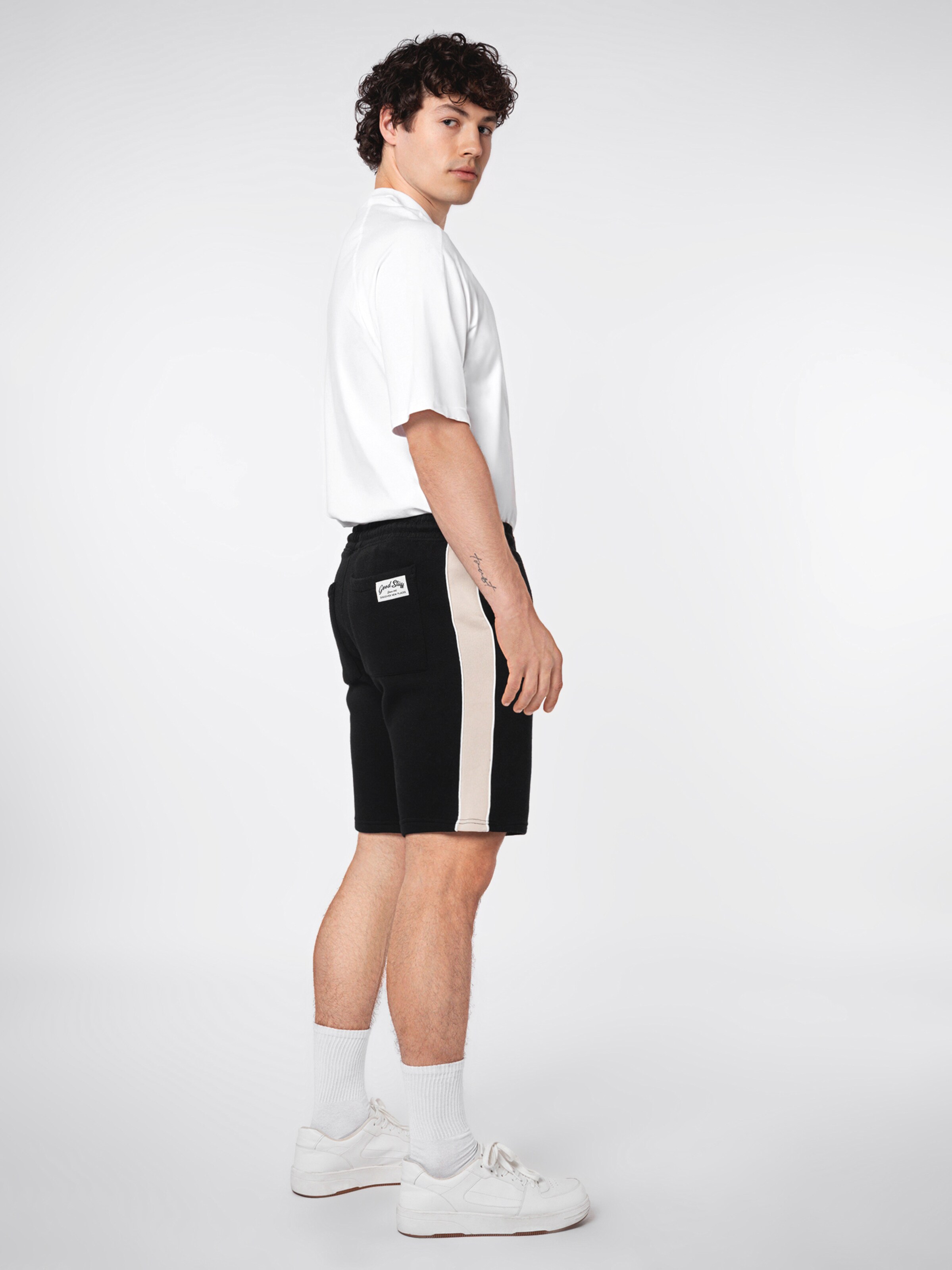 Sublevel Regular Pants in Black