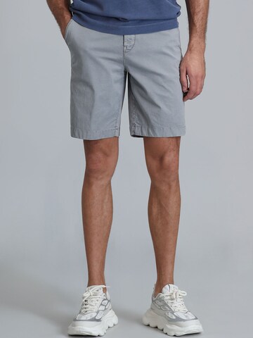 Coupe slim Pantalon chino 'ZEGLER' Lufian en gris : devant