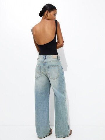 Pull&Bear Bodi majica | črna barva