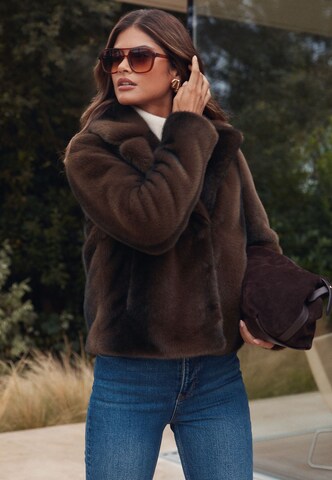 Lipsy Tussenjas in Bruin