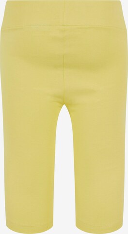 Urban Classics Skinny Shorts in Gelb