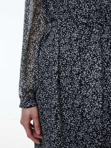Robe-chemise 'Zakia' EDITED en noir