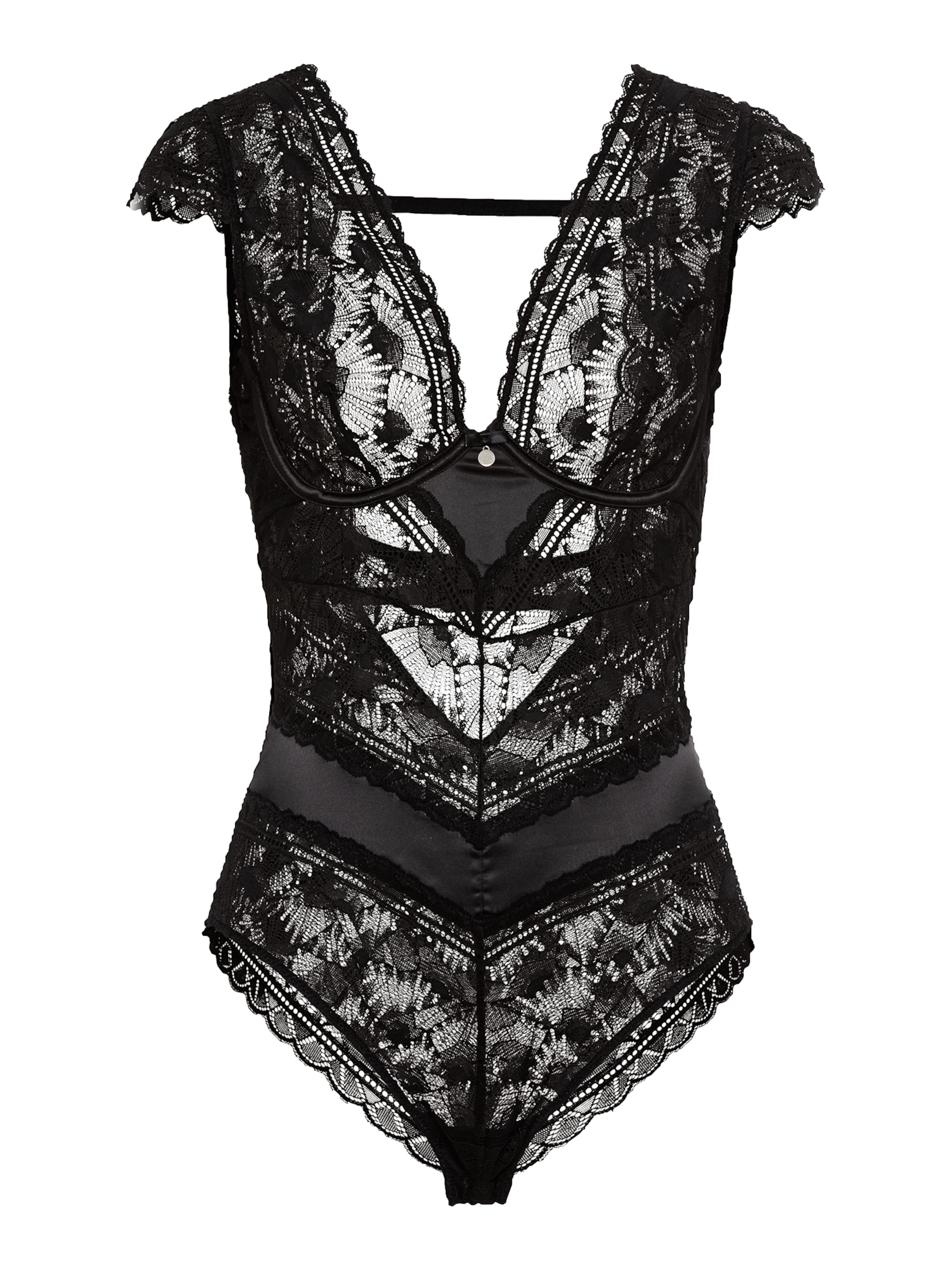 s.Oliver Bodi, värv must: eest vaates