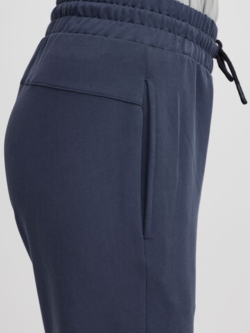 Tapered Pantaloni ' Braida ' di North Bend in blu