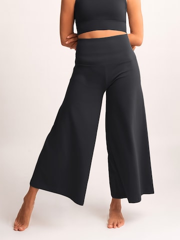 Spirit of OM Loosefit Leggings 'Devi' in 