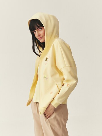 Hanorac 'Wing' de la TATUUM pe galben
