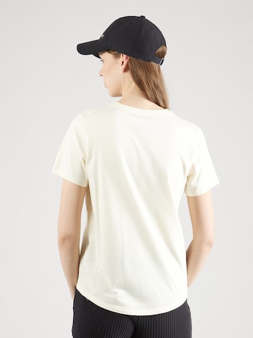 Nike Sportswear - Camiseta 'Club Essential' en blanco