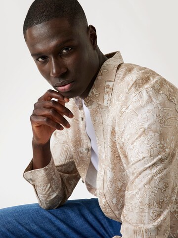 GUESS Regular fit Button Up Shirt in Beige