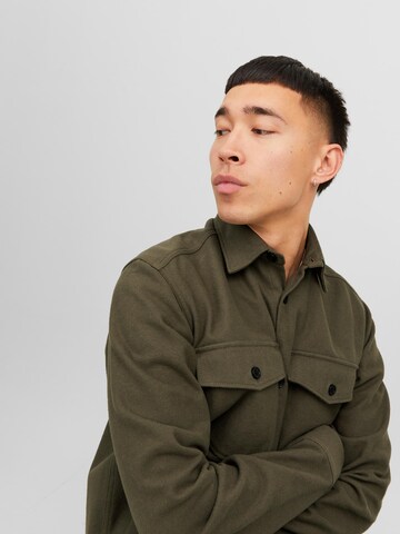 Coupe regular Veste mi-saison 'Roy' JACK & JONES en vert