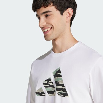 ADIDAS SPORTSWEAR - Camiseta funcional 'Codes' en blanco
