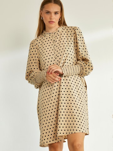 ze-ze Jurk 'Dottie 639' in Beige