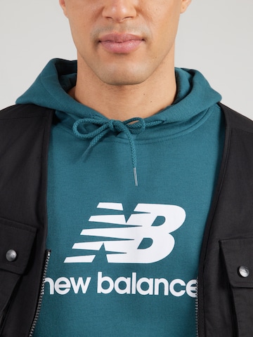 Bluză de molton 'Essentials' de la new balance pe verde