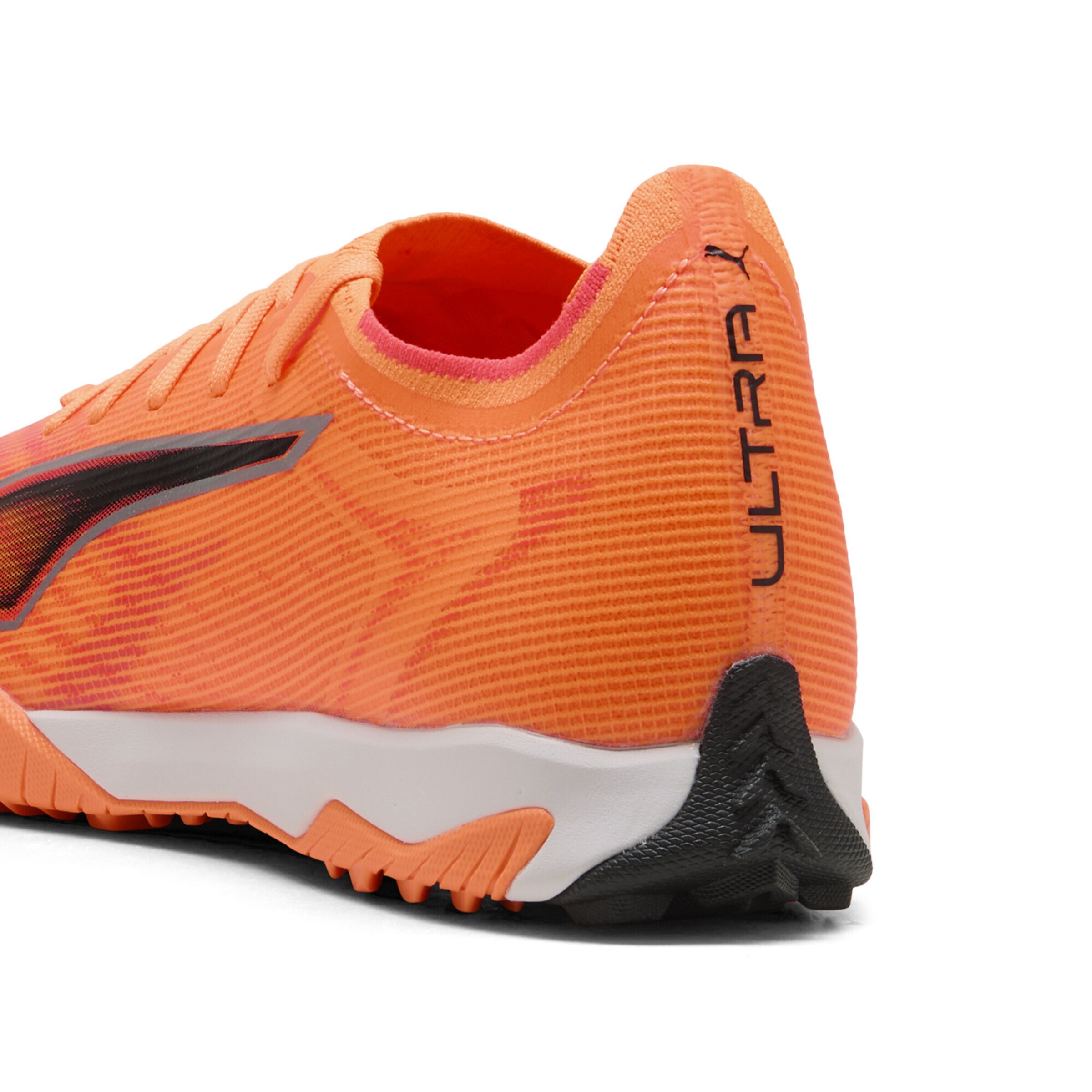 PUMA Soccer shoe 'Ultra 6 Match' in Orange