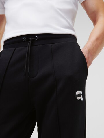 Tapered Pantaloni de la Karl Lagerfeld pe negru