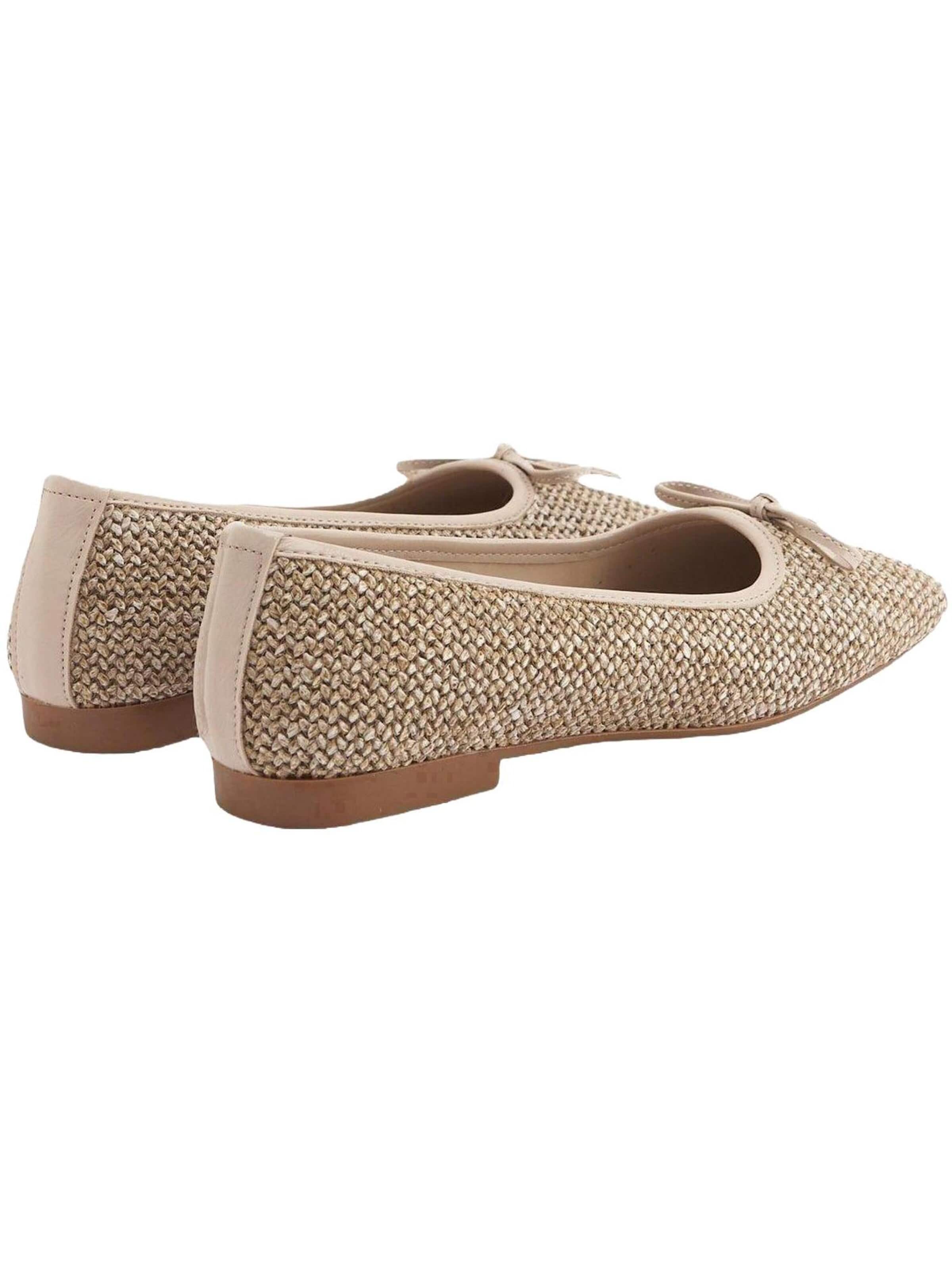 Ballerina con cinturino 'Fridah' di Limoya in beige