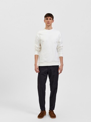 SELECTED HOMME Alt kitsenev Chino-püksid 'YORK', värv hall