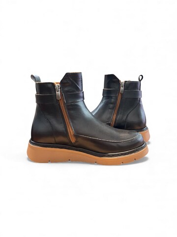 Begoria Boots in Black