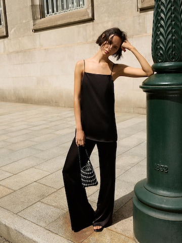 Pull&Bear Regular Trousers in Black