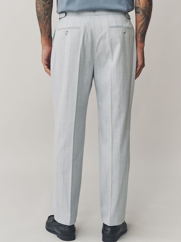 Next Regular Hose in Grau