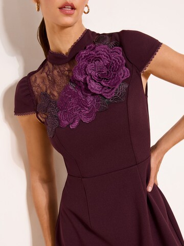 Lipsy Платье в Красный