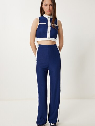 Happiness İstanbul - Traje de pantalón en azul: frente