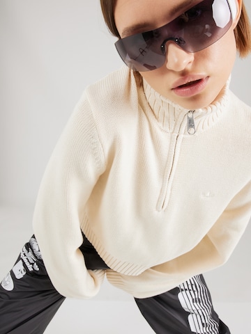 ADIDAS ORIGINALS Пуловер 'Premium Essentials' в бяло