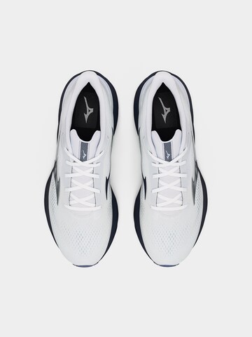 Chaussure de course 'WAVE SERENE' MIZUNO en blanc