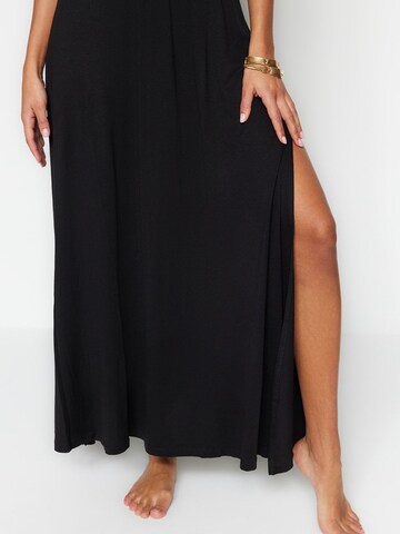 Trendyol Kleid in Schwarz