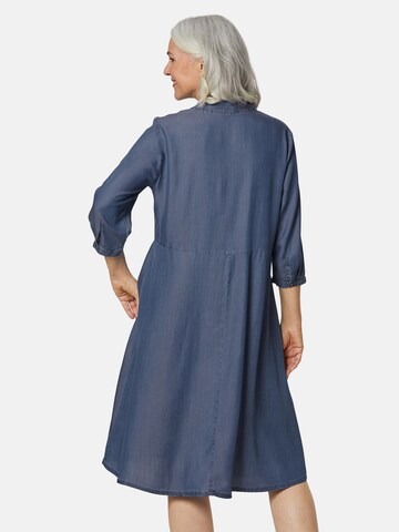 Goldner Kleid in Blau