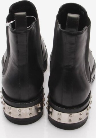 Alexander McQueen Dress Boots in 38,5 in Black