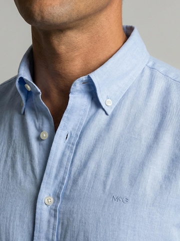 Coupe regular Chemise McGREGOR en bleu