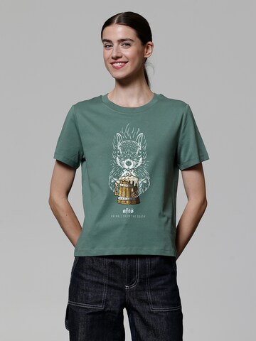 Watapparel Shirt 'Eichhörnchen' in Green: front