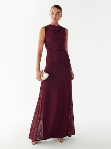 sarkans BWLDR Vakarkleita 'Avena'