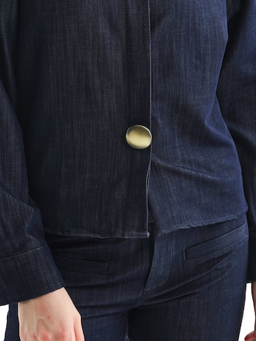 TorWeit Bluse 'Metallic-Button Fitted Blue Shirt'‌‌‌‌ in Blau
