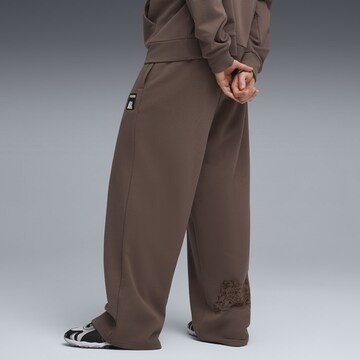 PUMA Wide leg Broek 'Puma x Ripndip' in Bruin