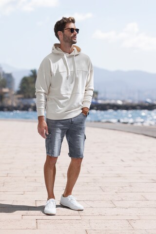JOHN DEVIN Regular Shorts in Grau