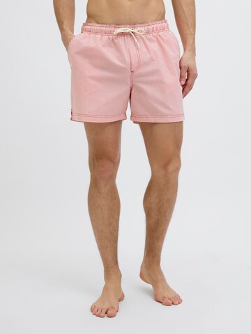 Shorts de bain JACK & JONES en rouge : devant