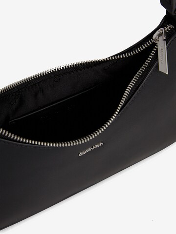 Calvin Klein Shoulder Bag in Black
