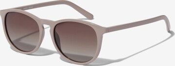 Lunettes de soleil 'CAMILLA' Pilgrim en gris : devant