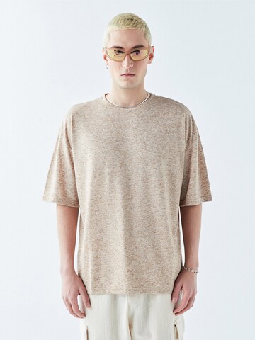 Tricou 'Big Spring' de la VAMOS CLO pe maro: față