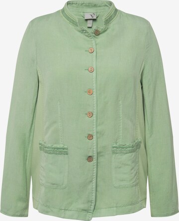 Ulla Popken Between-Season Jacket in Green: front