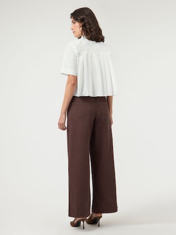YAS - Blusa en blanco