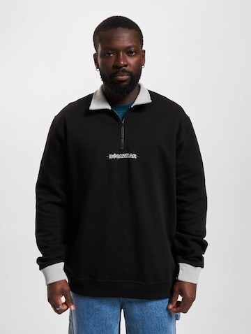 ROCAWEAR Sweatshirt 'Classico' in Zwart: voorkant