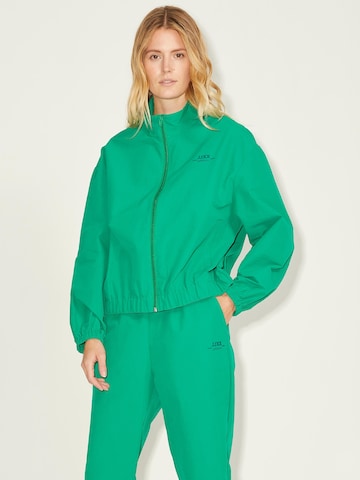 JJXX Between-Season Jacket 'Hailey' in Green