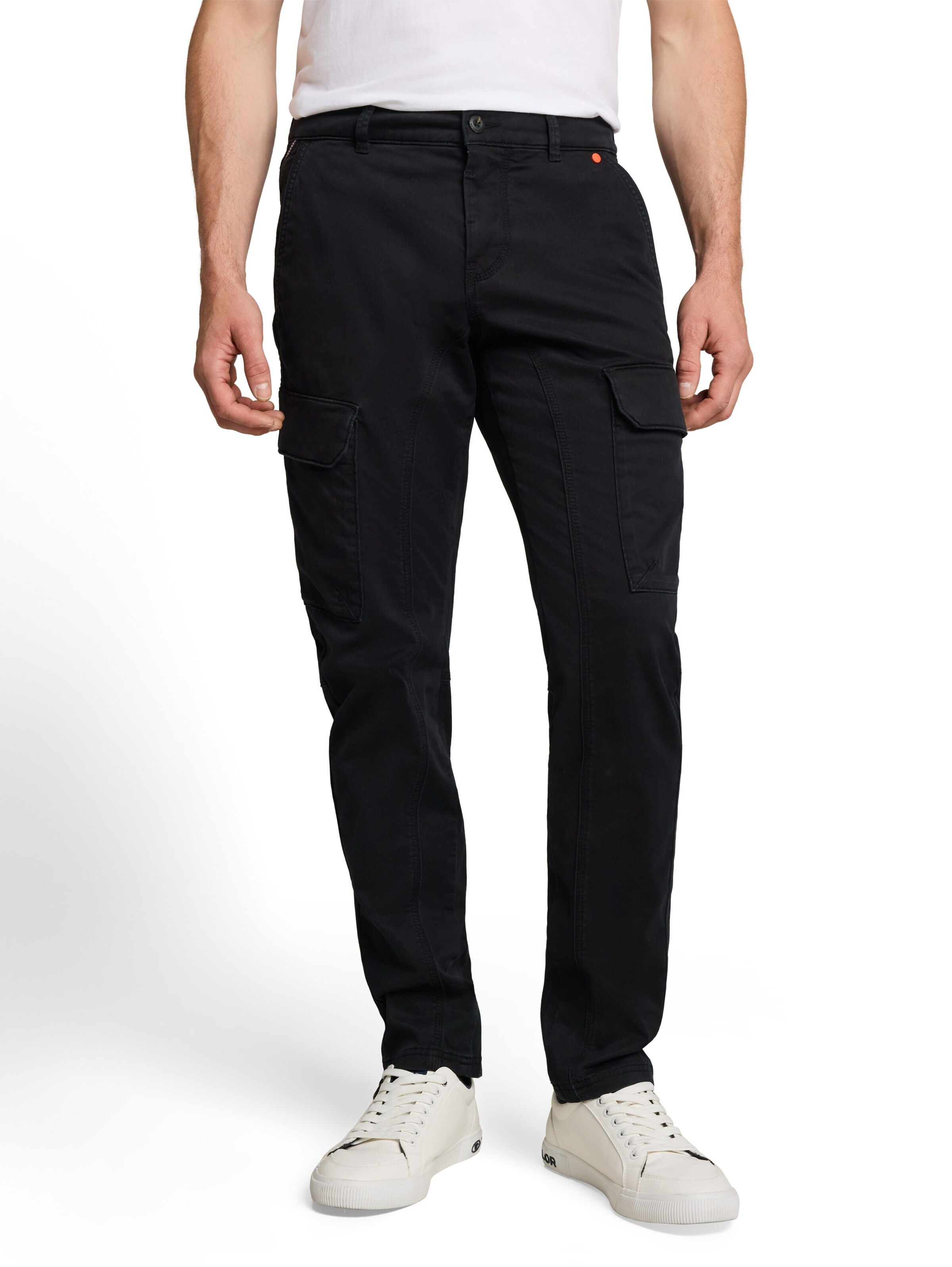 Tapered Pantaloni cu buzunare 'Tyler' de la TOM TAILOR pe negru: față