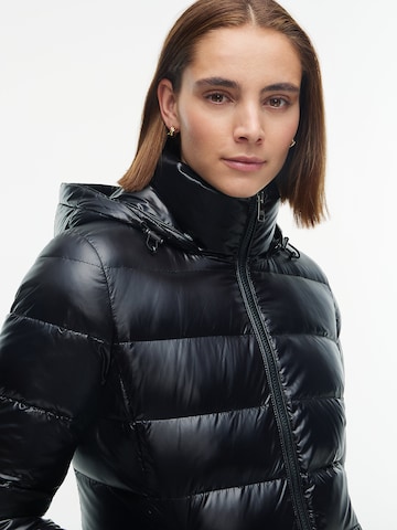 TOMMY HILFIGER Zimný kabát - Čierna