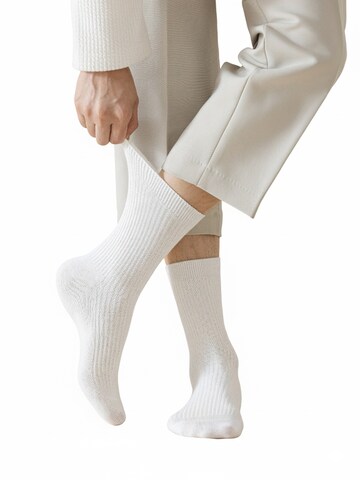 Millo Socken 'Cosy Steps'‌‌‌‌‌‌‌ in Weiß