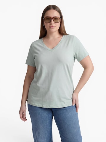 Tricou 'CARALISON' de la ONLY Carmakoma pe verde: față